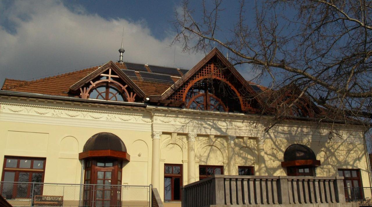 Goencoelhaz Pansiyon Vác Dış mekan fotoğraf