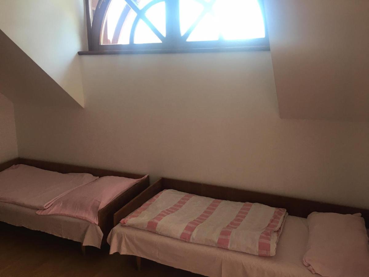 Goencoelhaz Pansiyon Vác Dış mekan fotoğraf