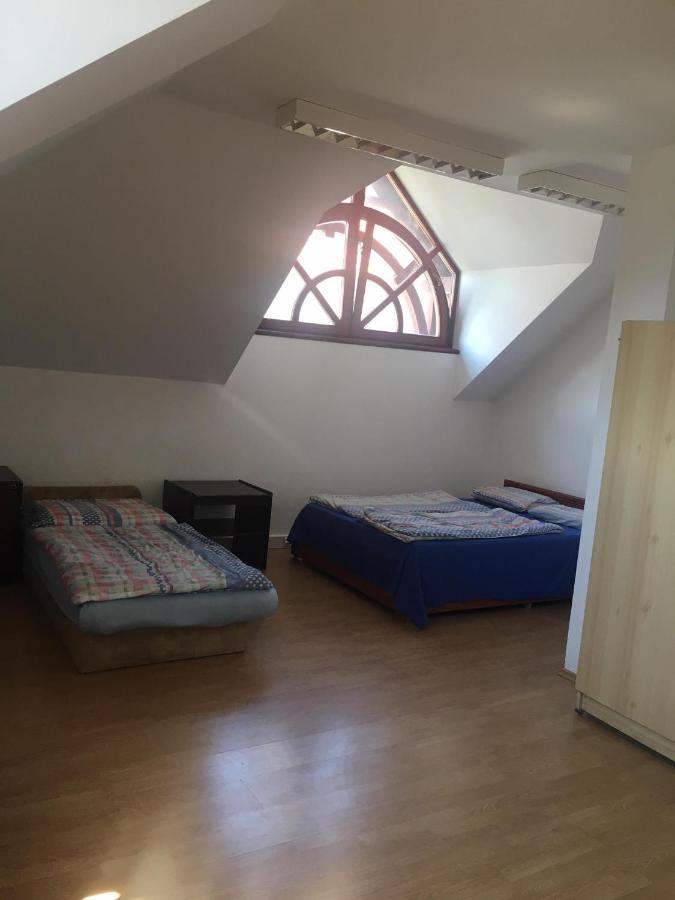 Goencoelhaz Pansiyon Vác Dış mekan fotoğraf